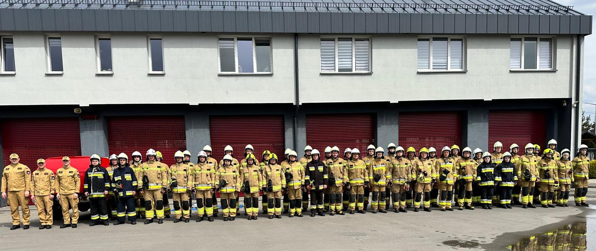 Zakończenie szkolenia podstawowego strażaków Ochotniczych Straży Pożarnych, które odbyło się w Komendzie Powiatowej Państwowej Straży Pożarnej w Sandomierzu.