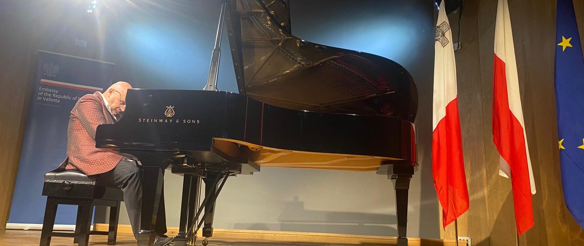 Koncert Włodka Pawlika z okazji 104. rocznicy odzyskania przez Polskę niepodległości 