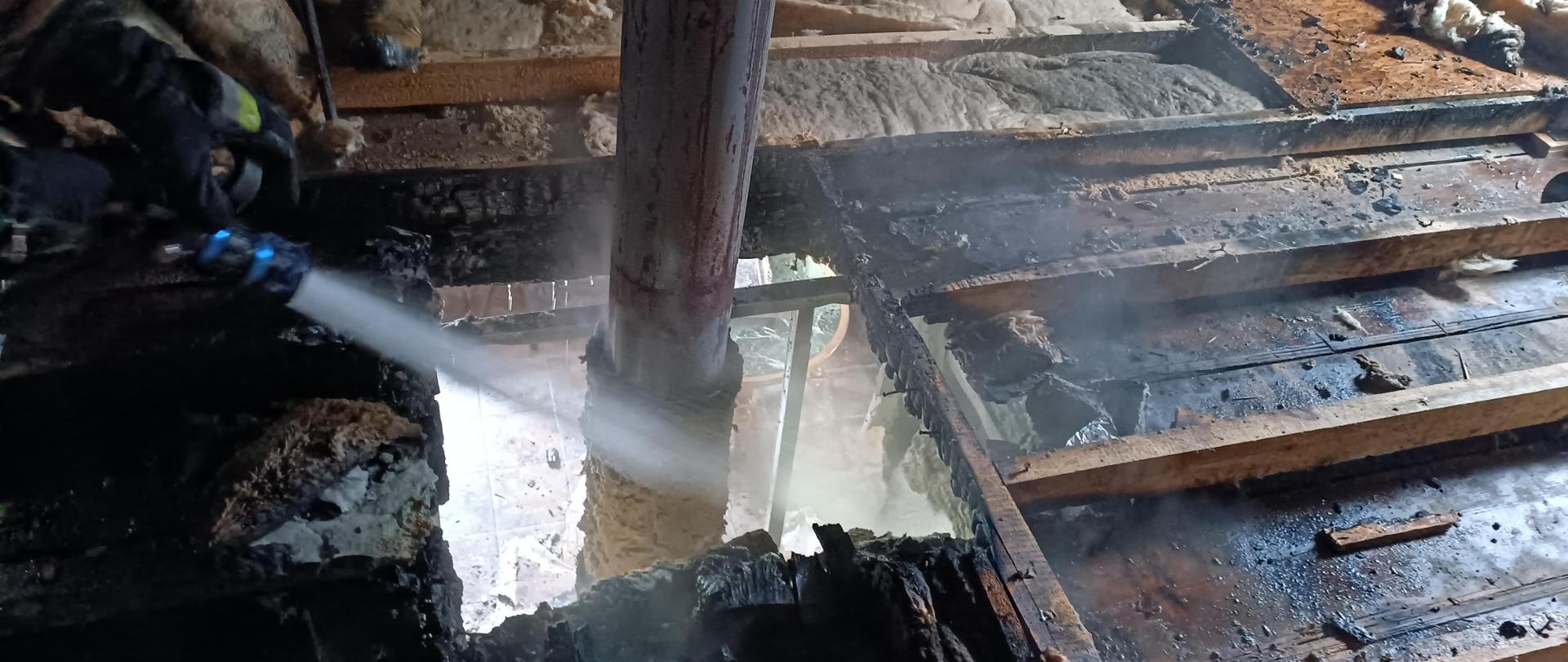 Pożar poddasza w miejscowości Szpakowo