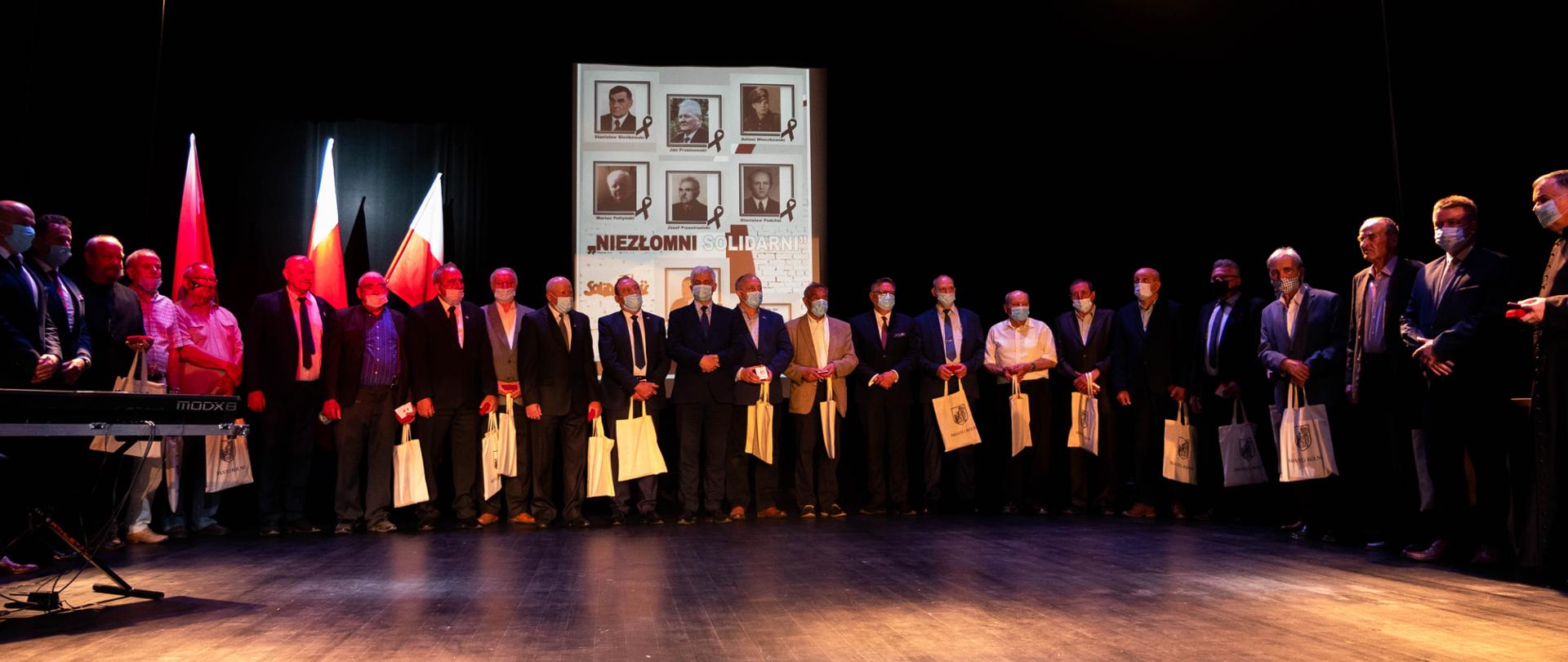Niezłomni - Solidarni