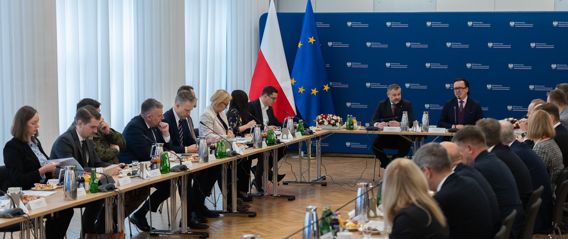 Pierwsze posiedzenie Zespołu ds. Udziału Komponentu Krajowego w Kluczowych Procesach Inwestycyjnych. Szerokie ujęcie. 