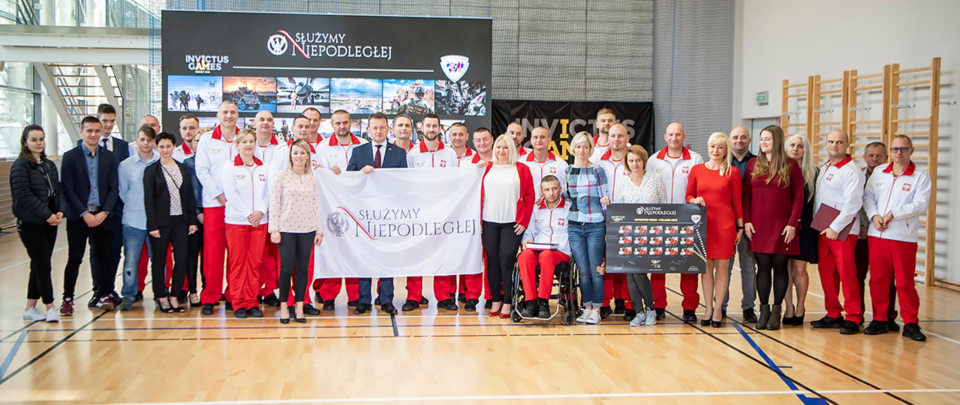 17.10 szef MON spotkał się z żołnierzami – weteranami, którzy będą reprezentować Polskę na zawodach Invictus Games w Australii