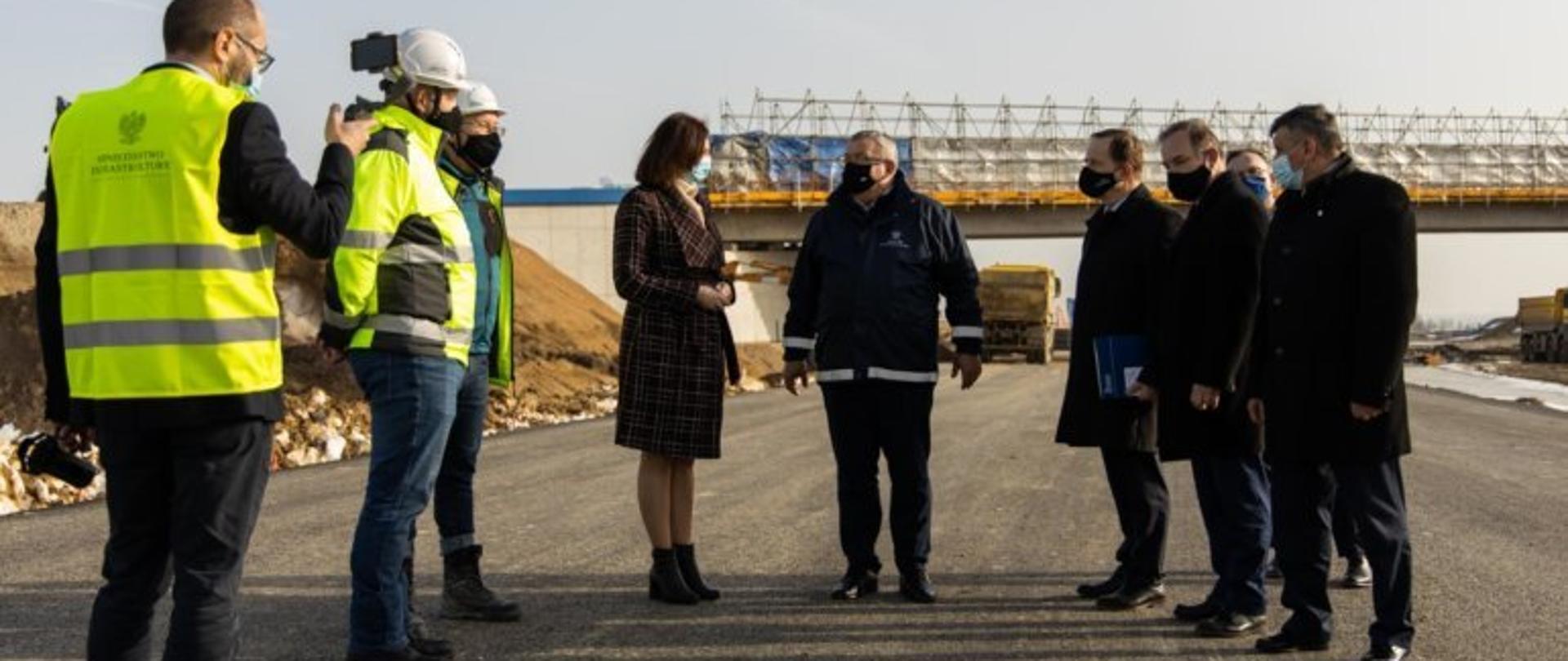 Minister Andrzej Adamczyk na placu budowy S19