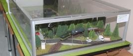 Zdjęcie przedstawia moduł las i jezioro jako dodatek do mobilnego symulatora zagrożeń pożarowych domu jednorodzinnego dla KP PSP w Kole