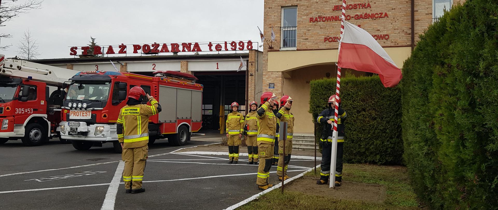 Uroczysta zmiana służby z okazji Narodowego Święta Niepodległości