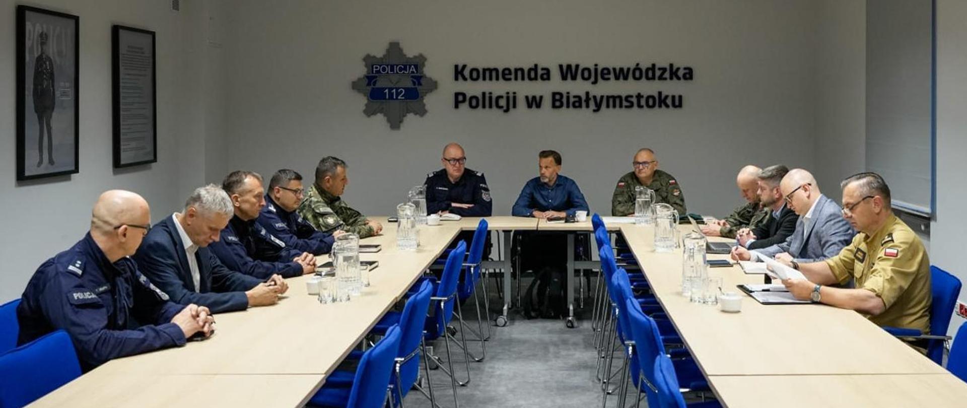 Sztab kryzysowy w związku z naruszeniem przestrzeni powietrznej