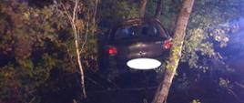 Wypadek samochodu osobowego marki Toyota Yaris w Kowanówku.