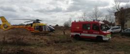 Na zdjęciu widać śmigłowiec LPR oraz karetkę z JRG Sulęcin