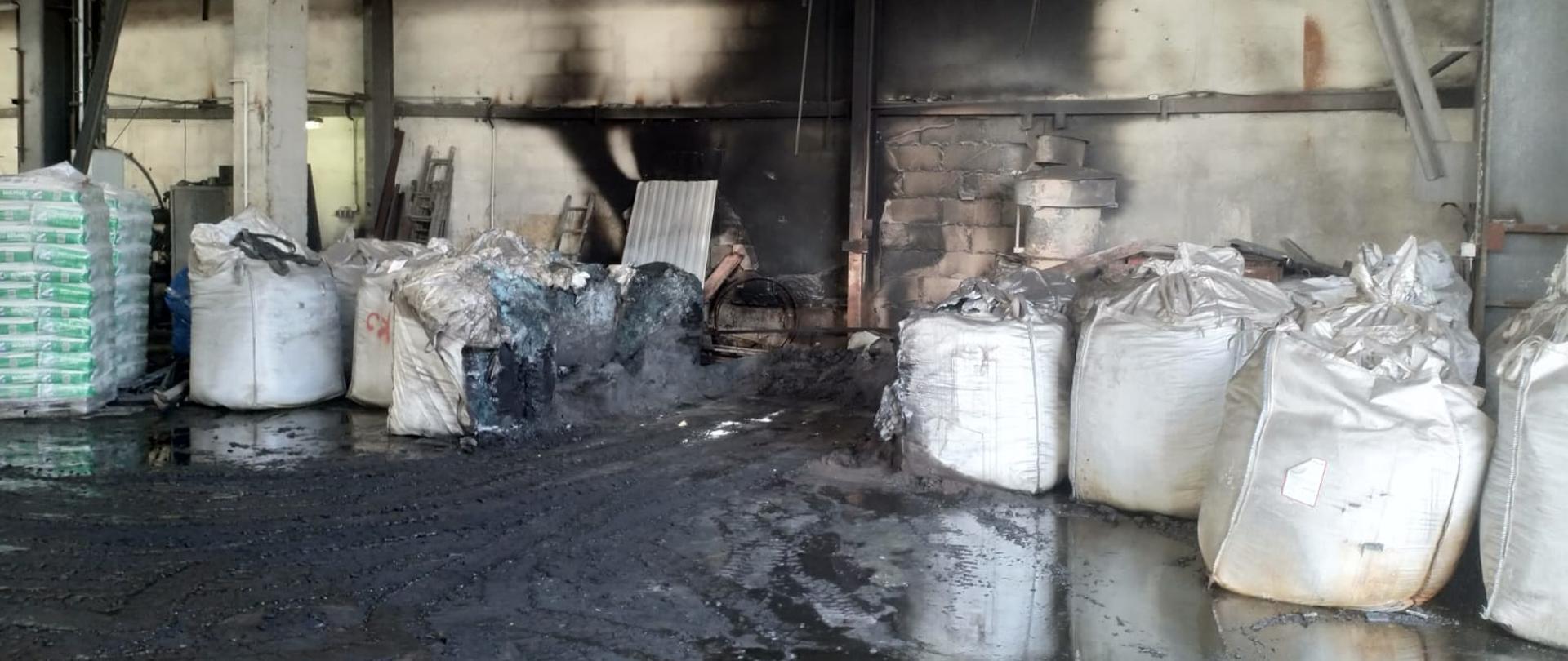 Zadymienie hali magazynowej 