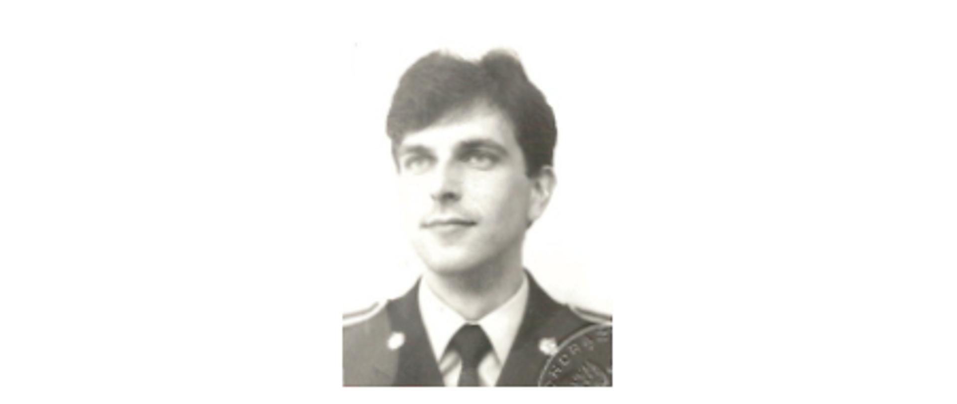 Zdjęcie przedstawia asp. sztab. w st. spocz. Benona Seniuka