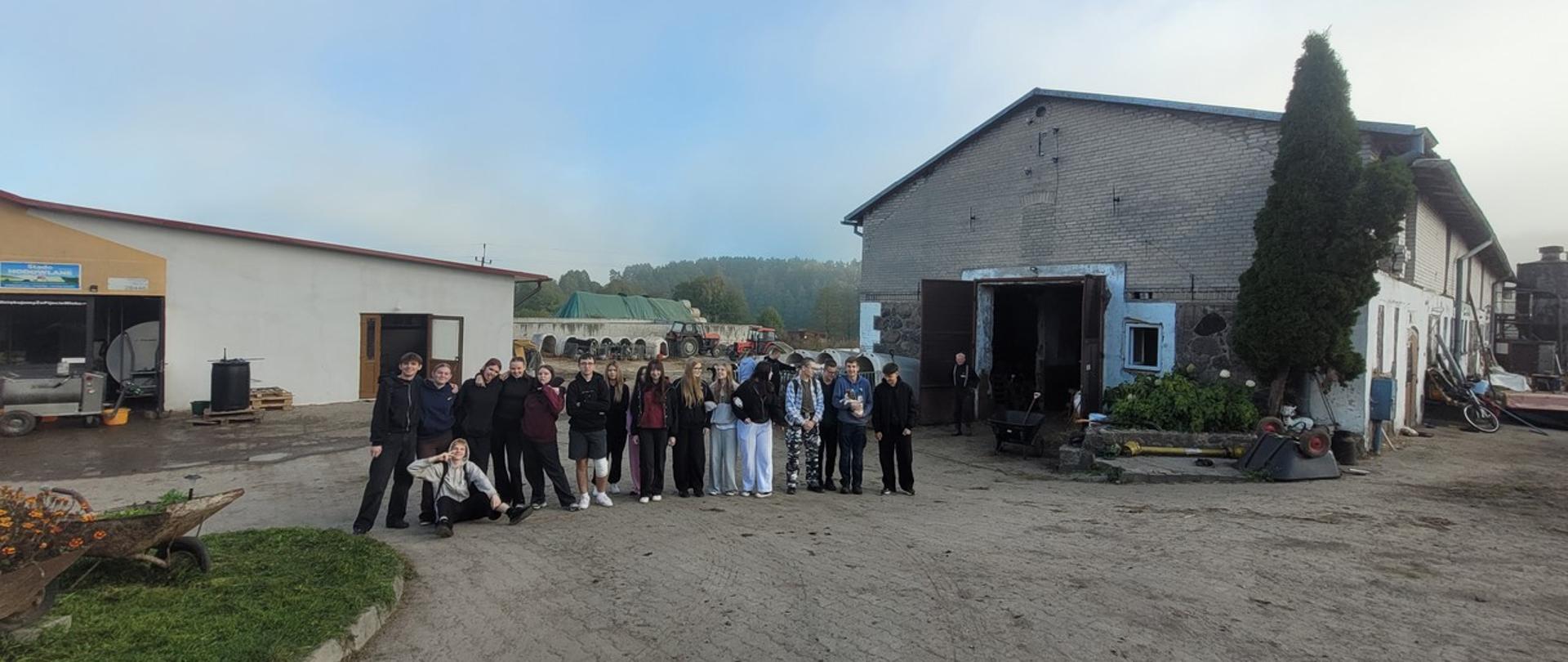 🐄 Nauka w praktyce, czyli klasa 2FTL na tropie rolniczych innowacji! 🚜