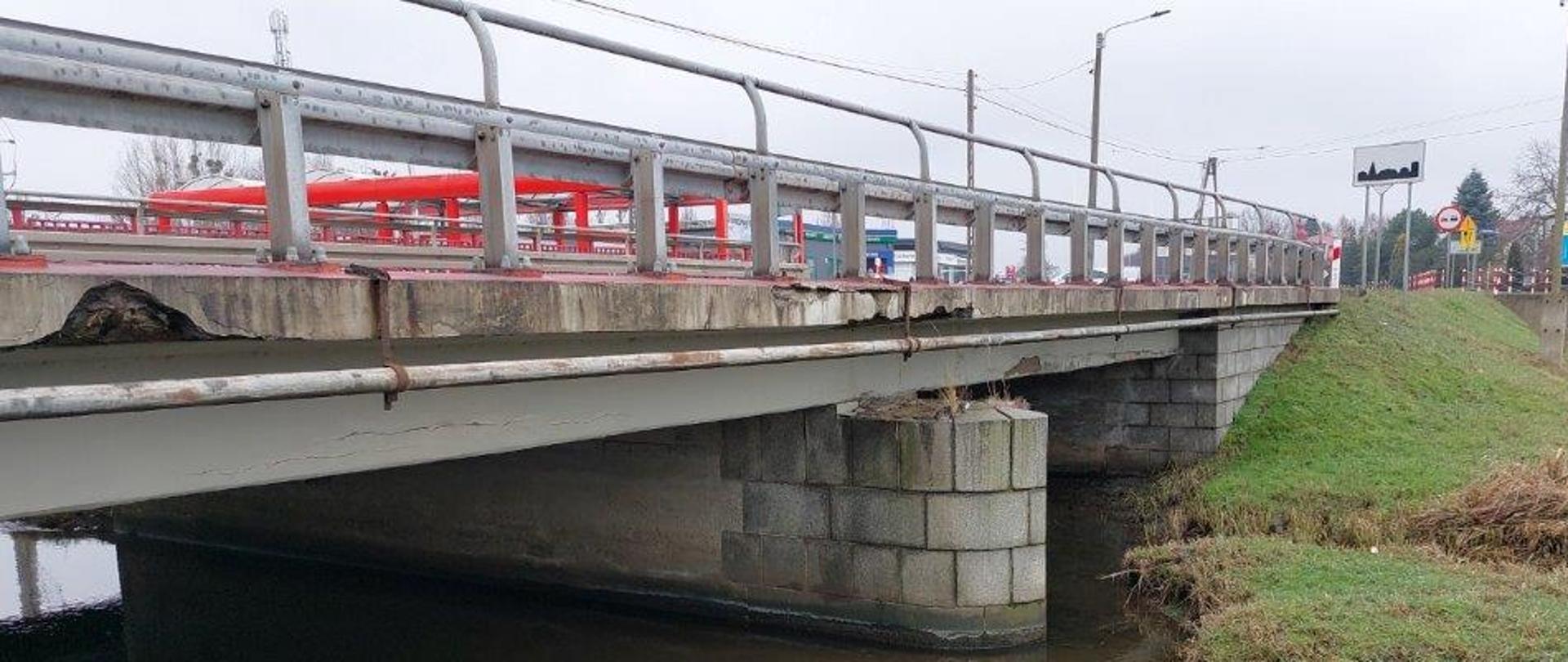 Most przez rzekę Ołobok w ciągu Dk36 w Ostrowie Wielkopolskim.