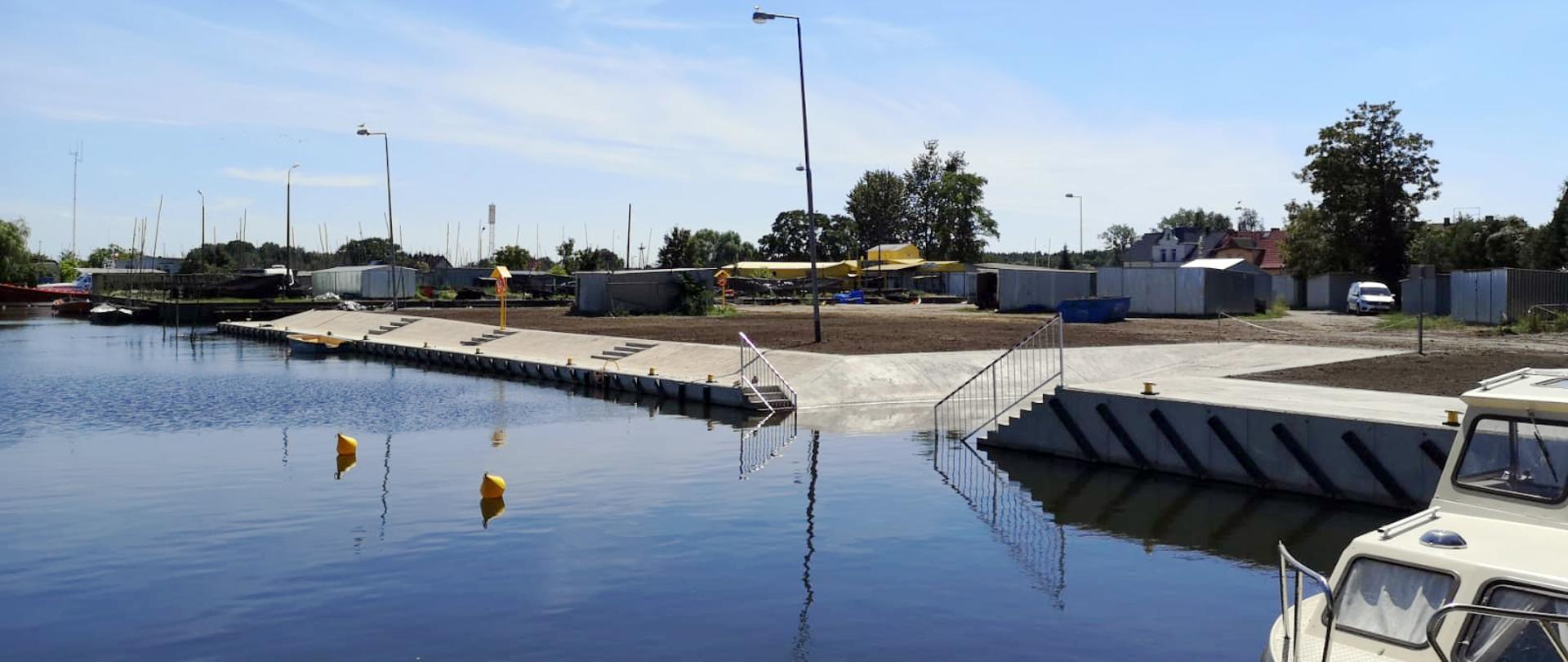 Zmodernizowane nabrzeże rybackie w Trzebieży