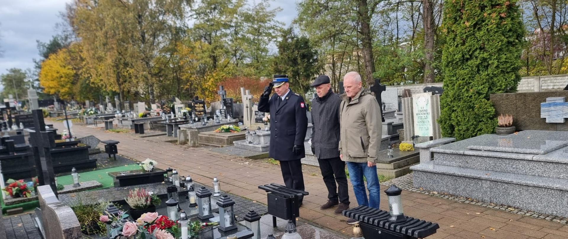 Pamiętamy o zmarłych strażakach