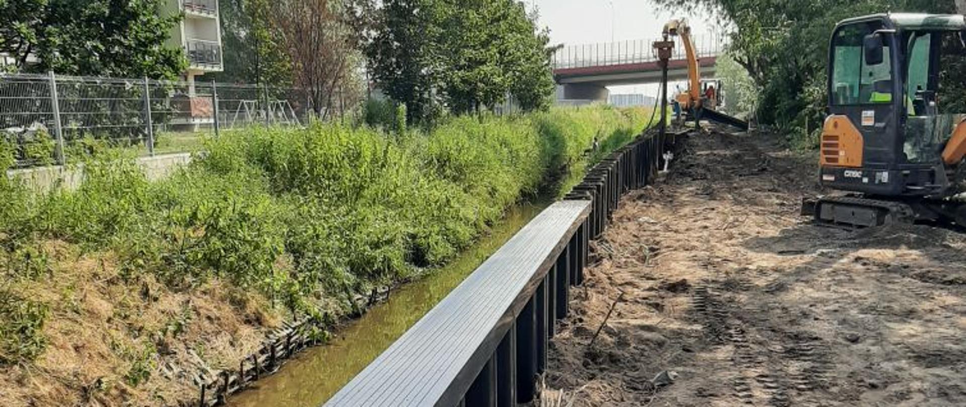 Usuwanie nieprawidłowości przy prawostronnej opasce brzegowej rzeki Serafy na odcinku ok. 500 m