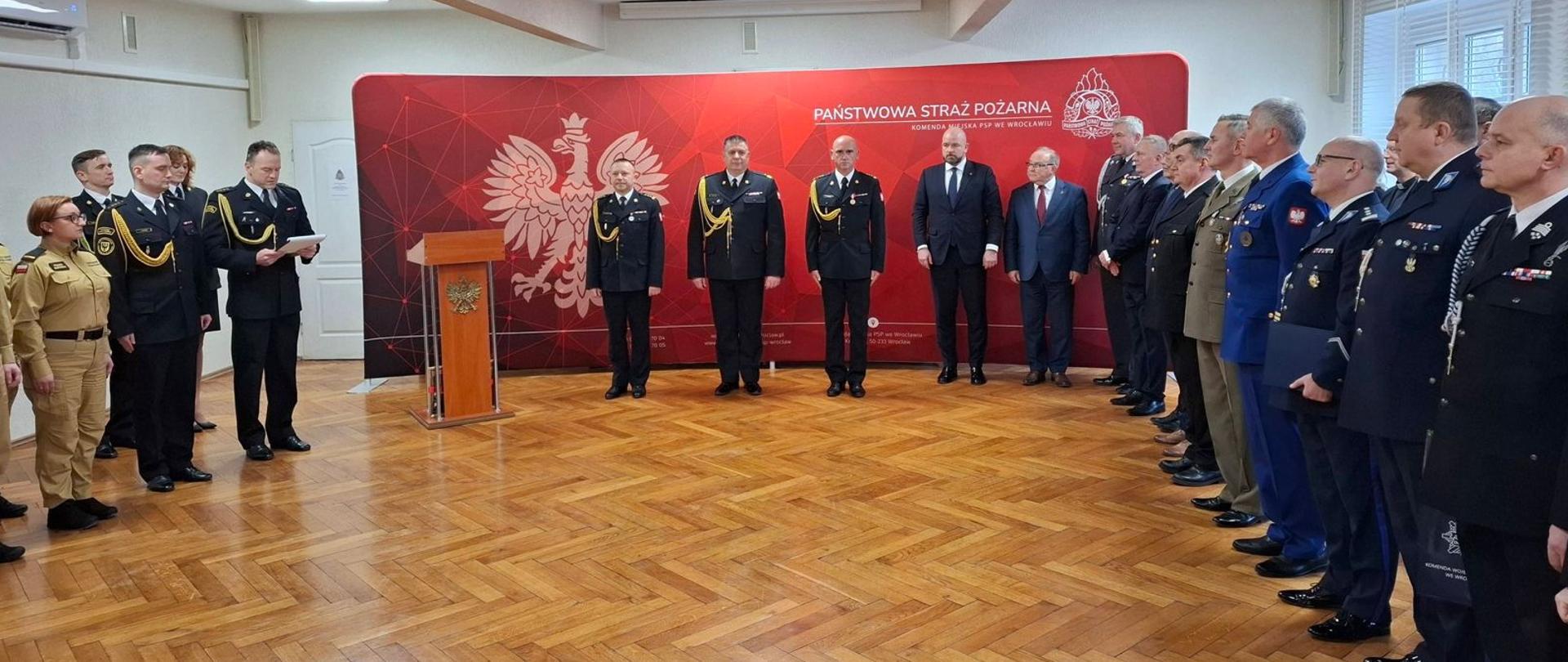 Uroczysta zbiórka w Komendzie Miejskiej PSP we Wrocławiu