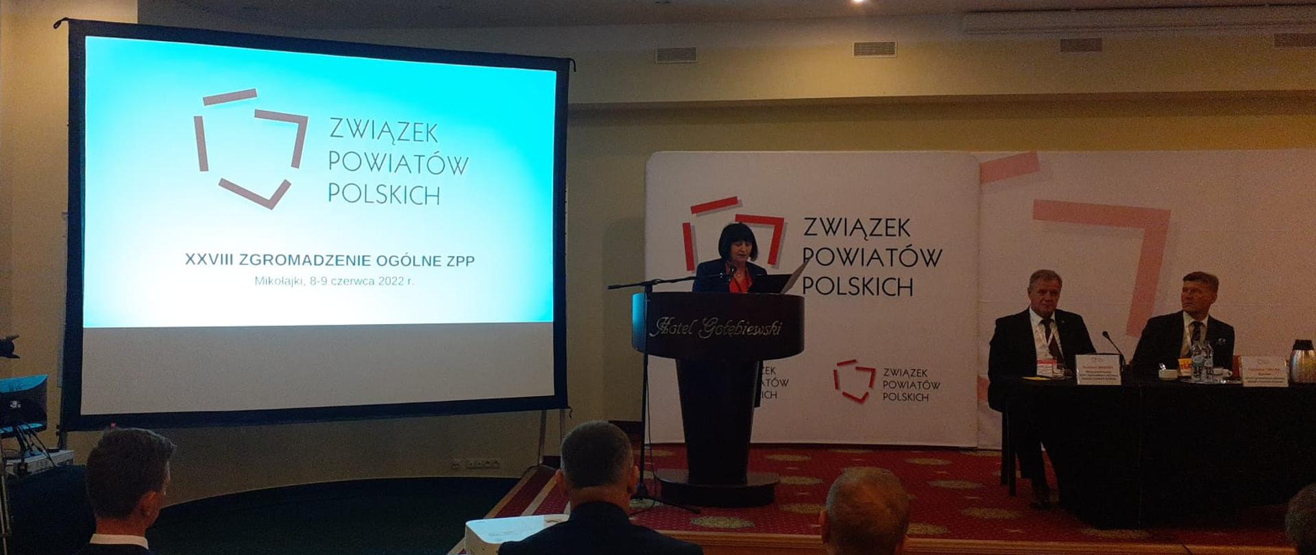 Alicja Kulka, p.o. GGK przemawia podczas otwarcia XXVIII Zgromadzenia Ogólnego Związku Powiatów Polskich
