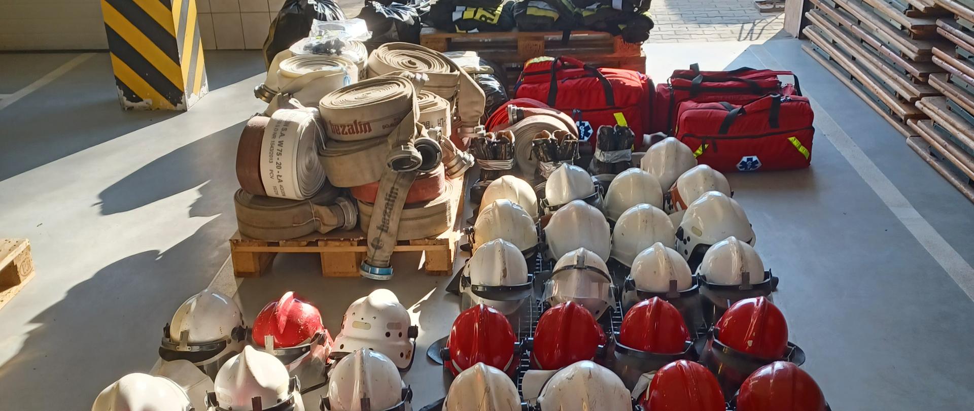 Zebrany i przygotowywany do transportu sprzęt dla strażaków z Ukrainy