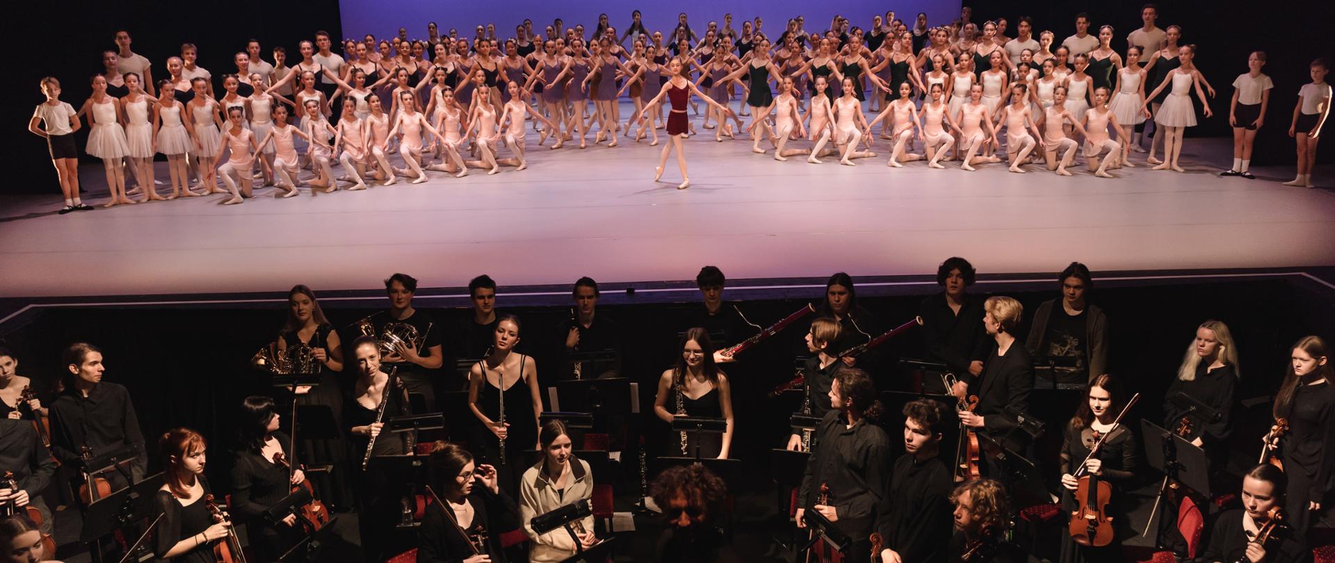 Zdjęcie: Taniec naszą wolnością, 12 listopada 2023 w ramach XIV Dni Sztuki Tańca, fot.A.Kozal