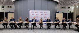 In the photo, Minister Katarzyna Pełczyńska-Nałęcz, Deputy Prime Minister Władysław Kosiniak-Kamysz and Deputy Prime Minister Krzysztof Gawkowski are sitting at the conference table