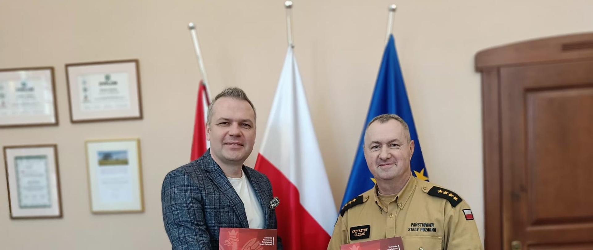 Komendant Powiatowy PSP w Złotowie podpisał umowę na wsparcie finansowe.