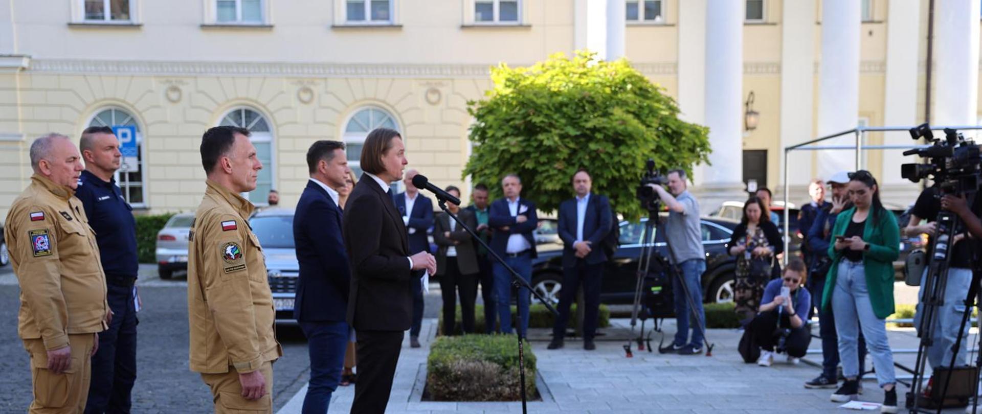 Mazowiecki Wojewódzki Zespół Zarządzania Kryzysowego - aktualna sytuacja ws. pożaru przy ul. Marywilskiej 44