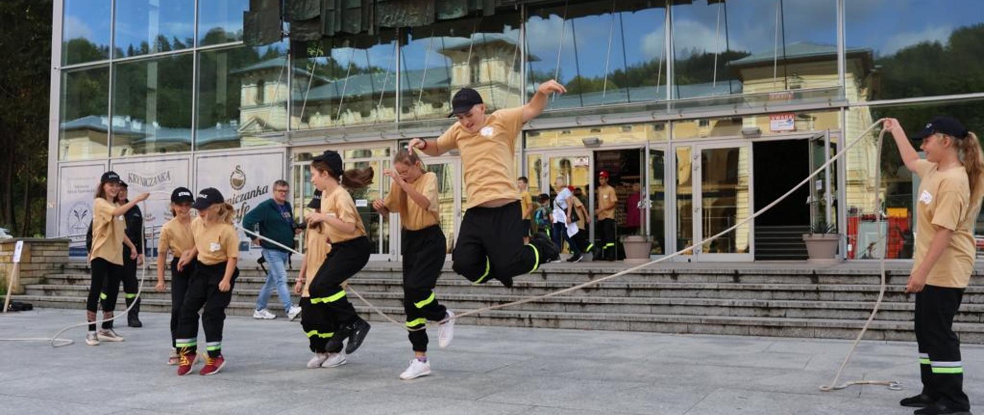 Strażacy MDP skaczą