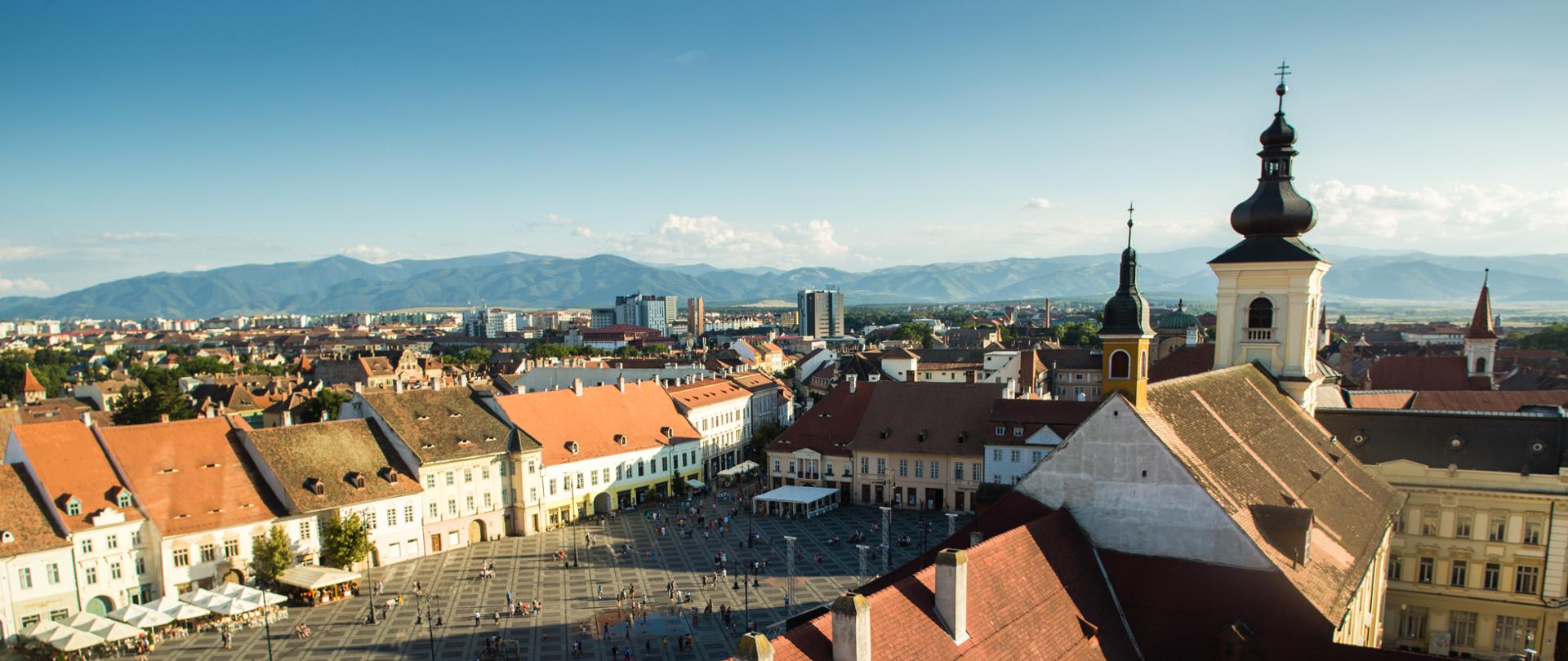 Plac Piata Mare Large w Sibiu w Rumunii, fot. bartoshd