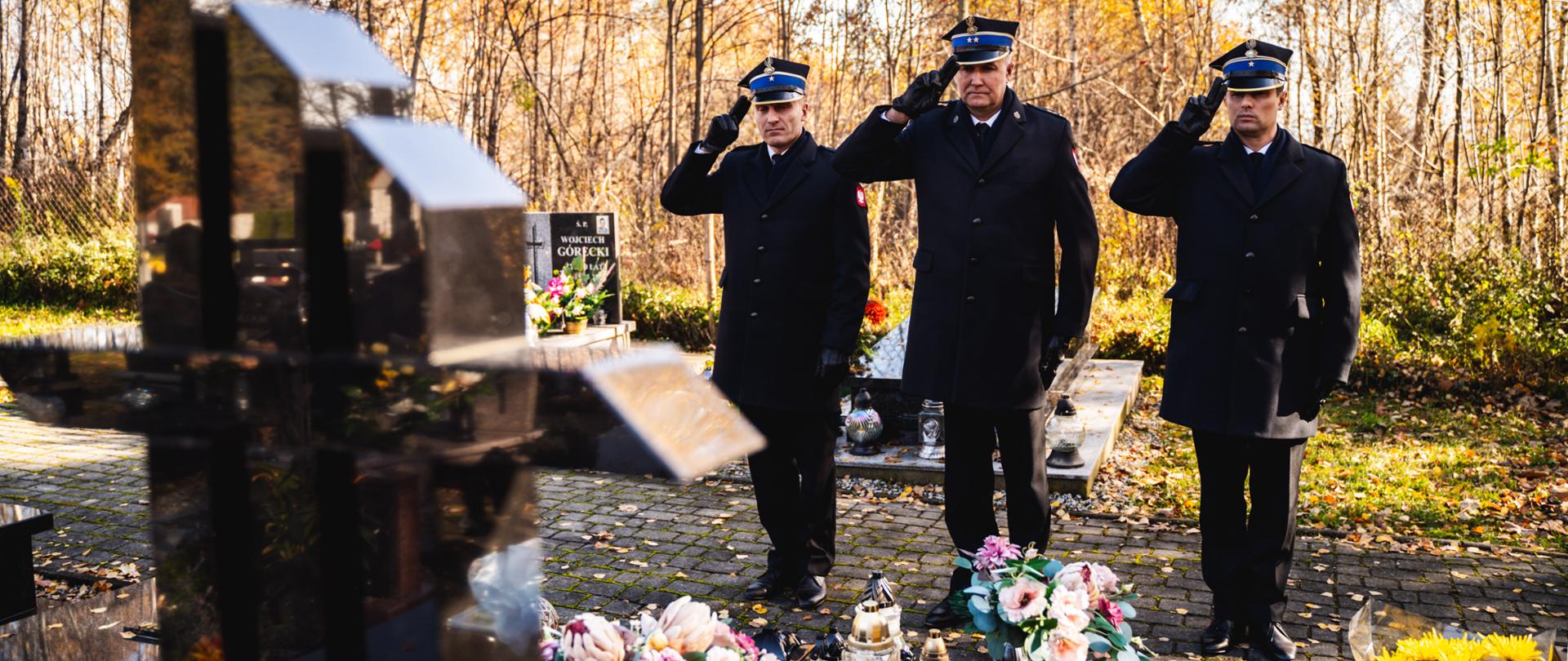 Pamiętamy o Tych, Którzy Odeszli na „Wieczną Służbę”.