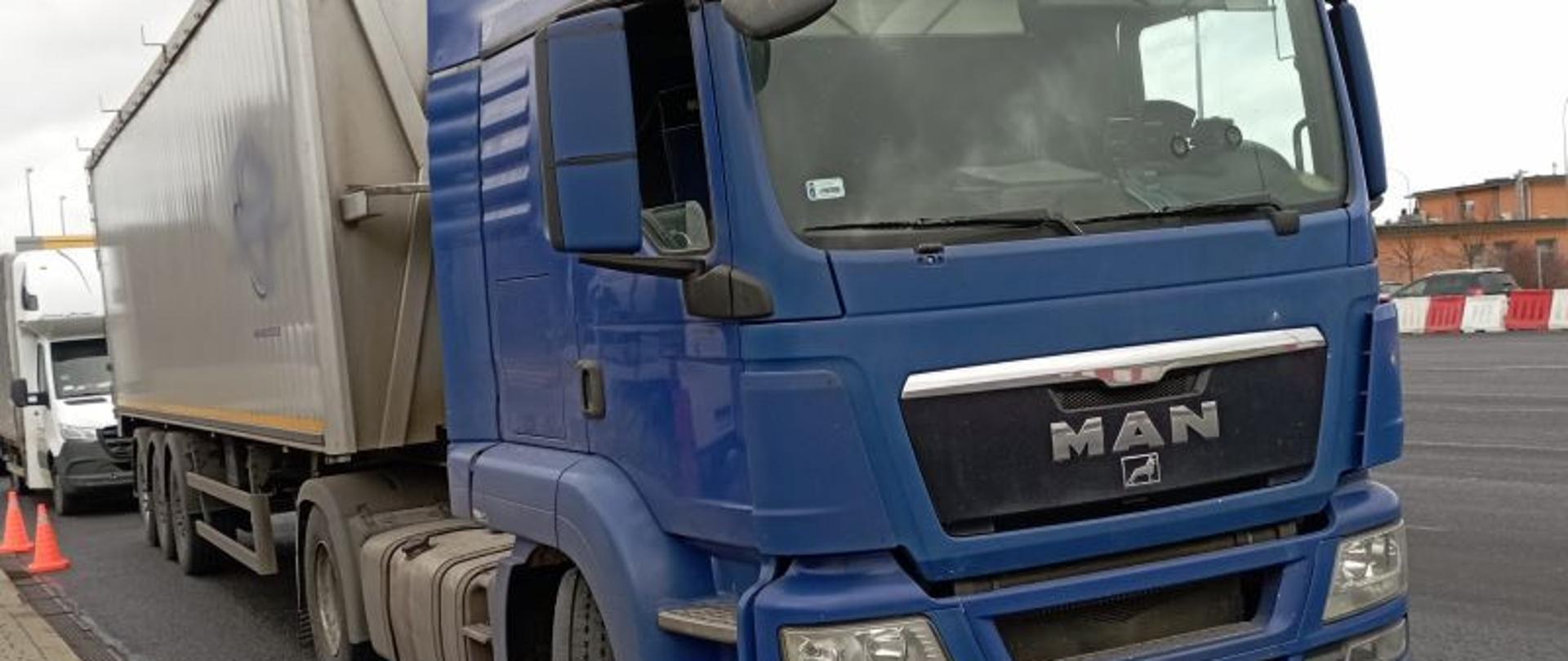 Widok pojazdu zatrzymanego do kontroli