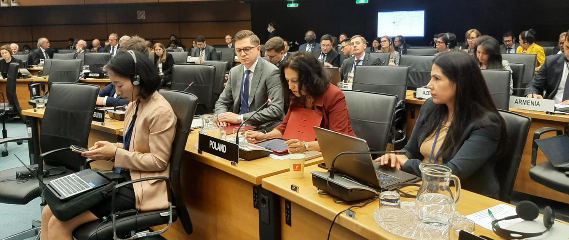 Dr. Łukasz Młynarkiewicz, President of the National Atomic Energy Agency and Ambassador Dominika Krois, Permanent Representative of the Republic of Poland to the United Nations Office in Vienna at a meeting of the Board of Governors