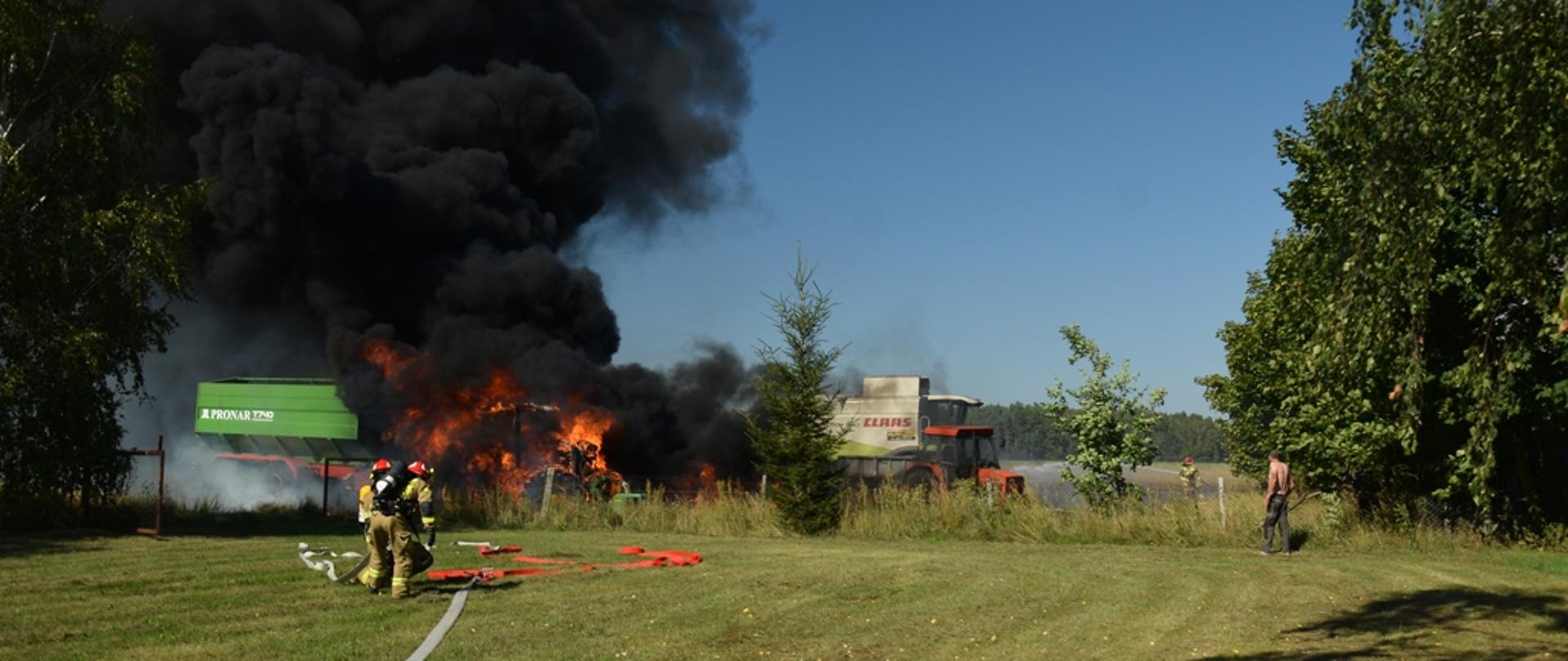 Pożar ciągnika oraz rżyska w miejscowości Wyromiejki.