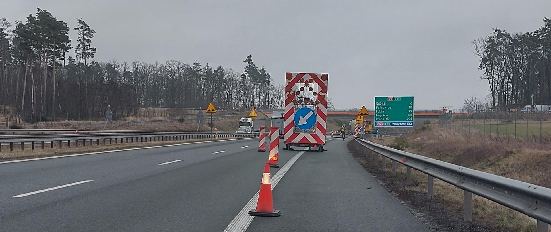 WD19 S3 - zmiana organizacji ruchu przy węźle Głogów Zachód - luty 2024 - fot. Barbara Krzeszowska/GDDKIA