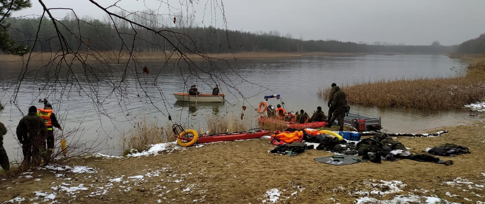 Ćwiczący żołnierze