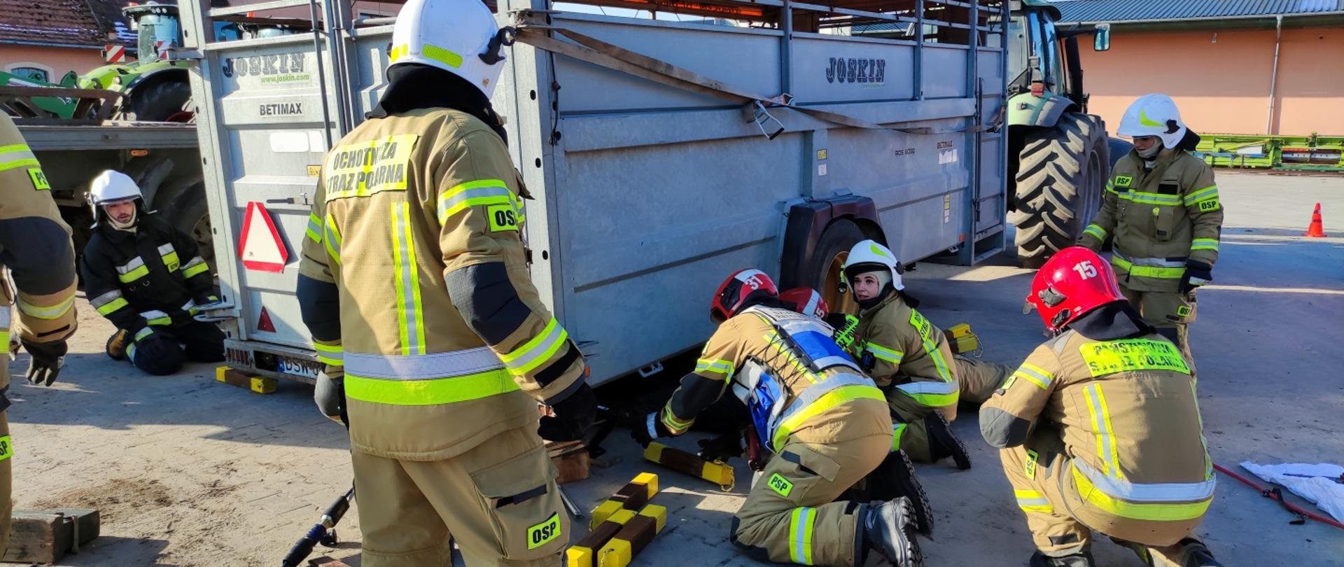 Ćwiczenia w GR Krzysztof JachimowskiĆwiczenia w GR Krzysztof Jachimowski - 1