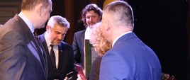 Min. J. K. Ardanowski wręcza nagrody