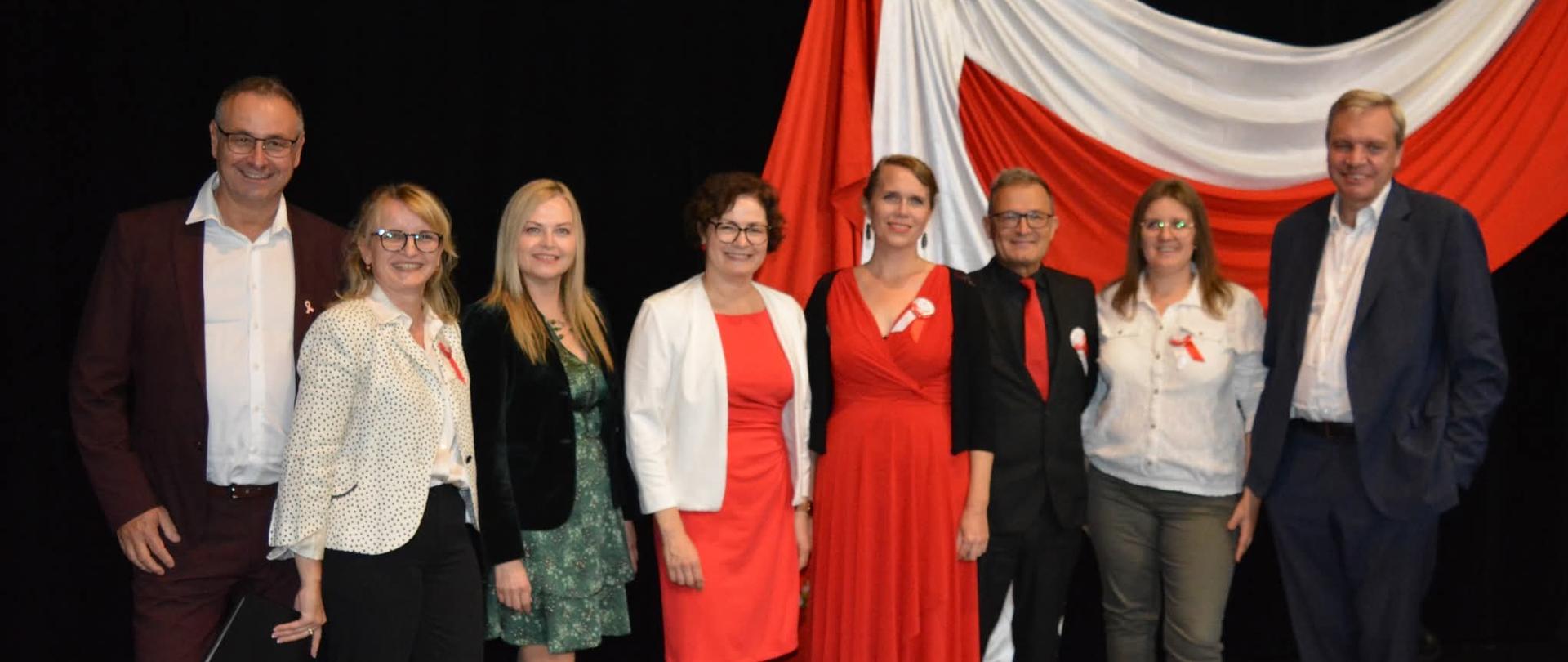 Uroczystość patriotyczna w Champigny-sur-Marne - Polska piosenka patriotyczna łączy pokolenia 