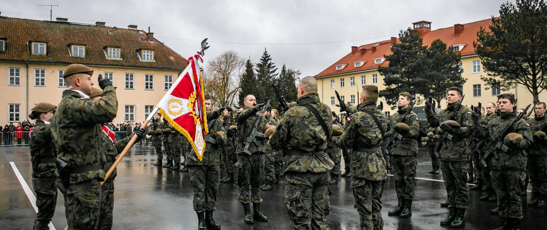 Przysięga żołnierzy 4. Warmińsko-Mazurskiej Brygady Obrony Terytorialnej 