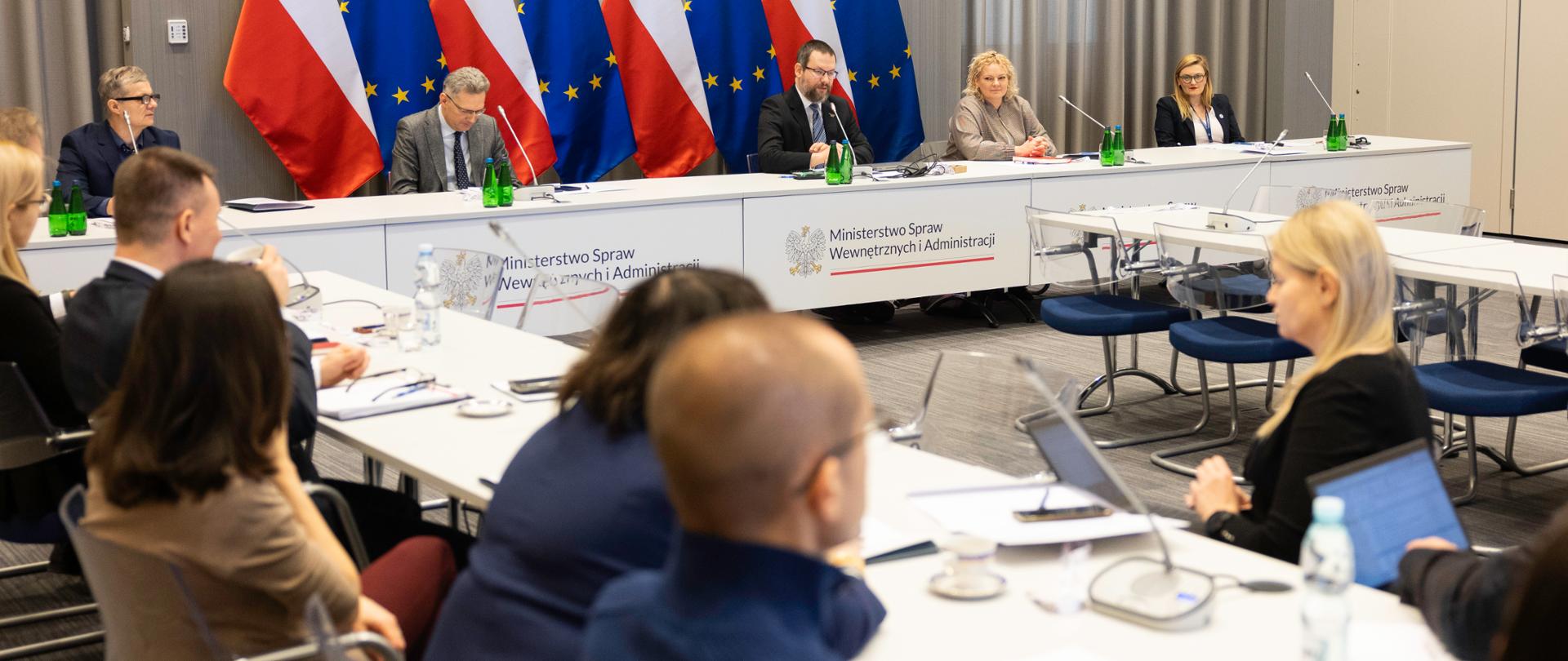 Powołanie grupy roboczej ds. opracowania ustawy o przeciwdziałaniu handlowi ludźmi