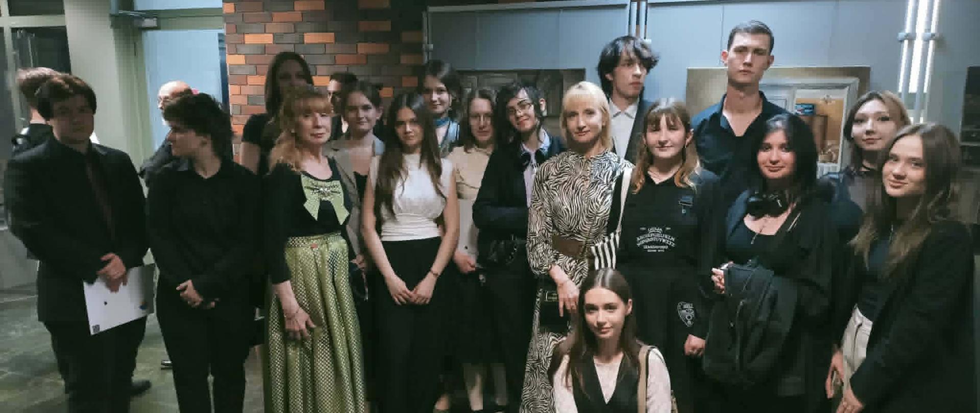 Ostatni dzwonek za nimi 