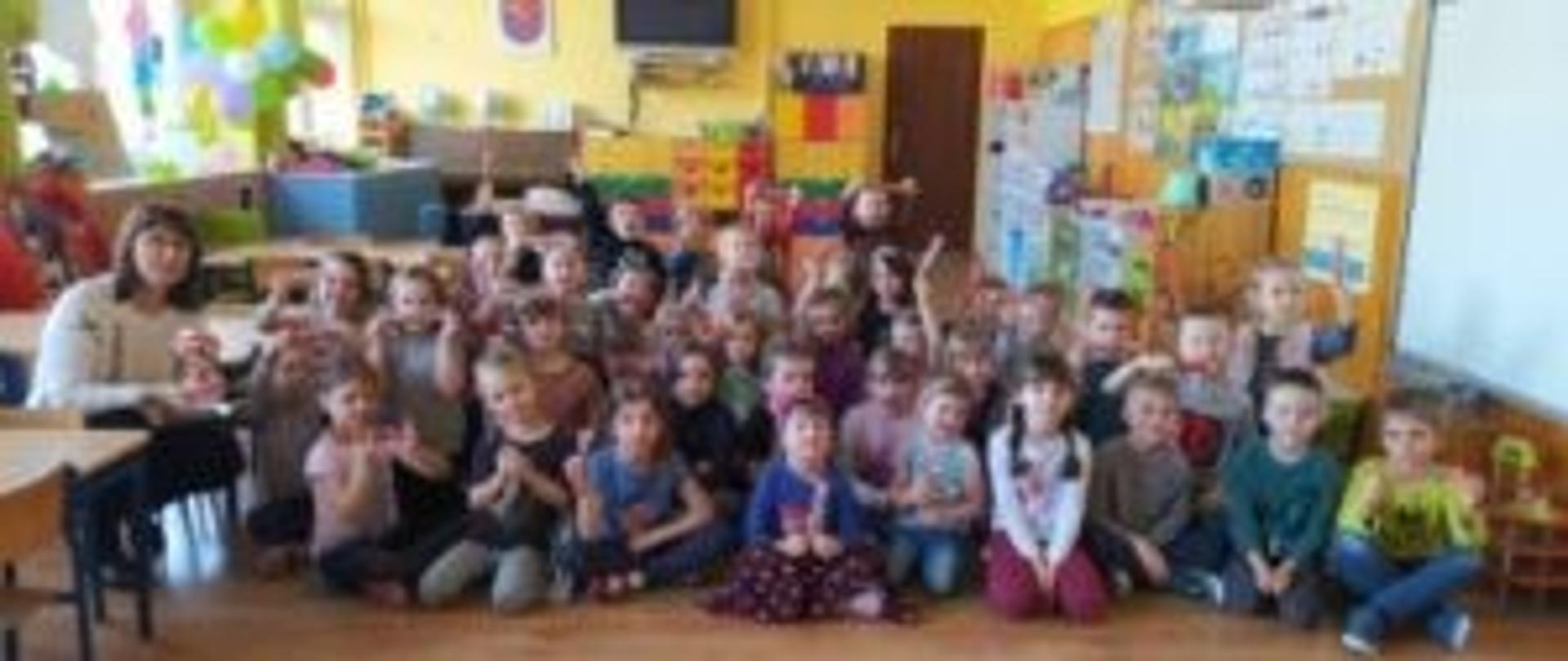 Warsztaty edukacyjne w ramach wojewódzkiego programu „Zdrowe zęby mamy – marchewkę zajadamy”.