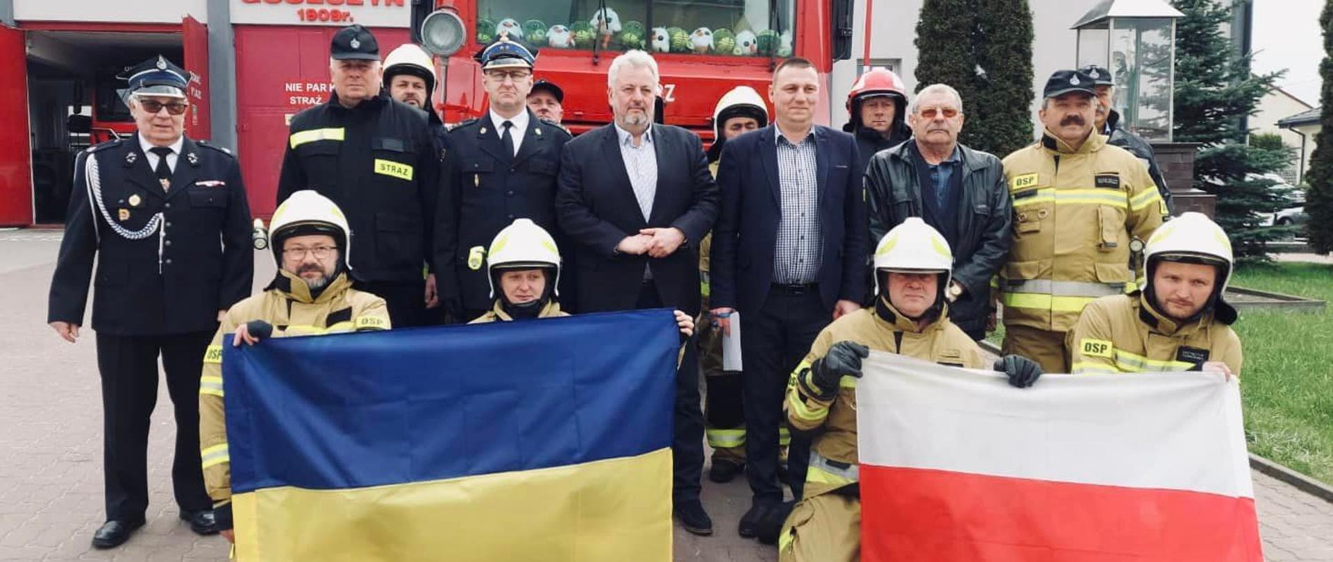 Przekazanie samochodu w Goszczynie dla jednostki Nadłak na Ukrainie