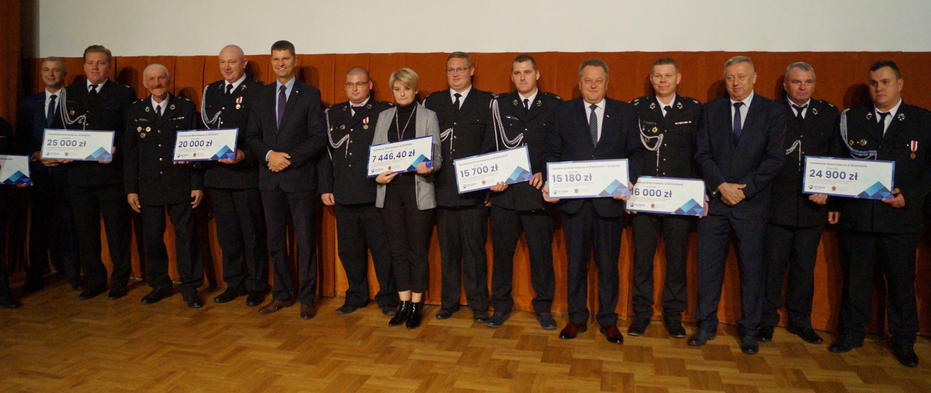 Wręczenie czeków jednostkom OSP z woj. podlaskiego - Mały Strażak 2022.