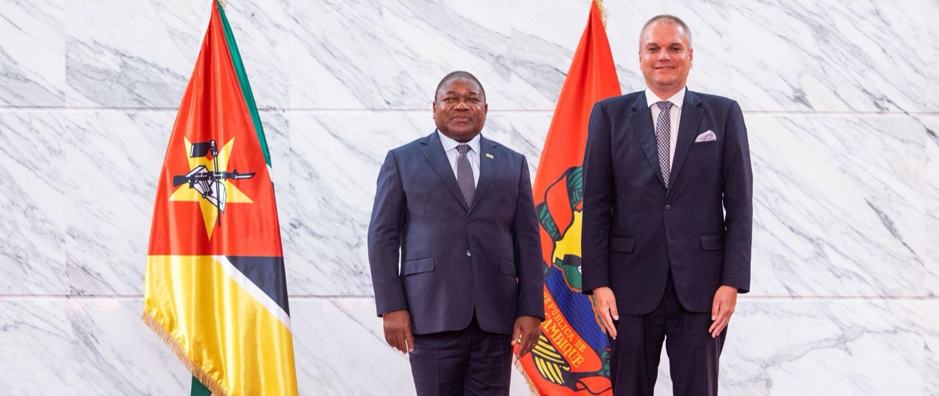 Ambassador Adam Burakowski presents his credentials in the Republic of Mozambique