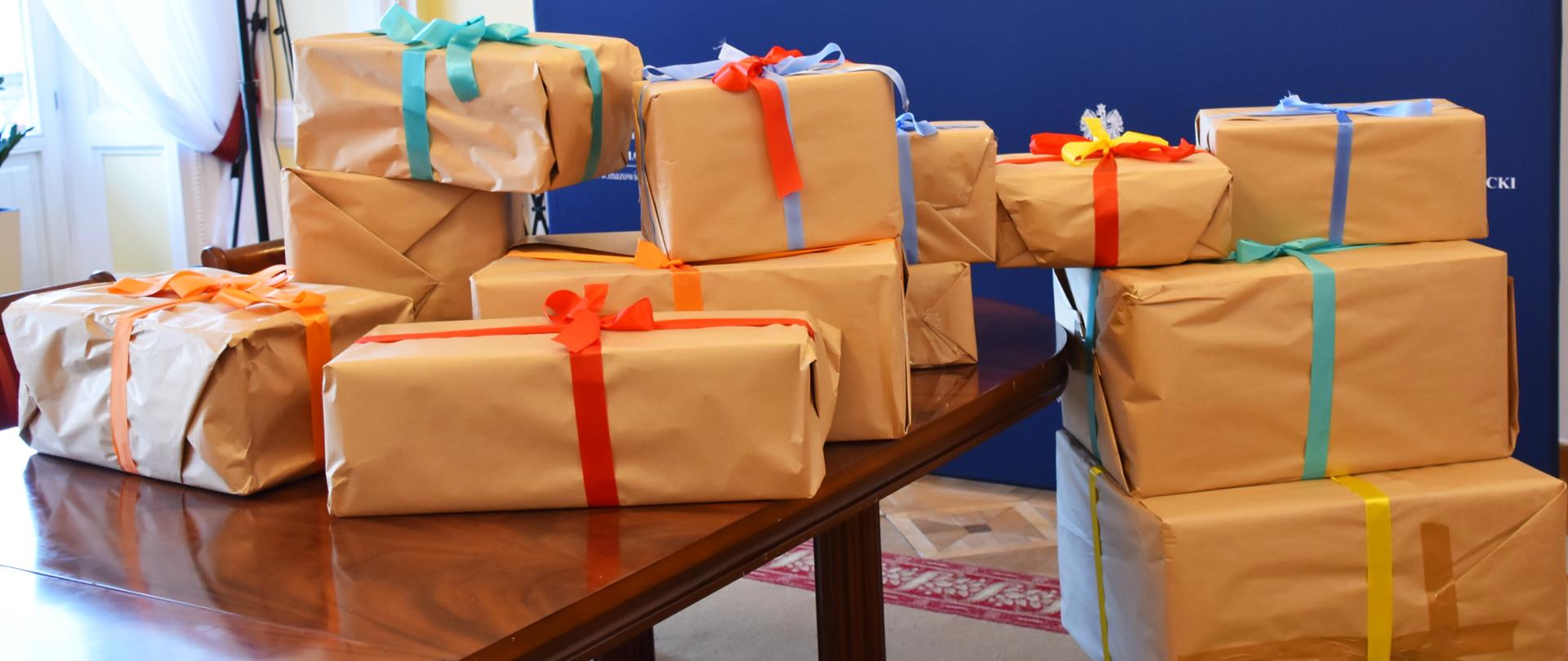 Dary dla Ośrodka dla Cudzoziemców w Warszawie. 