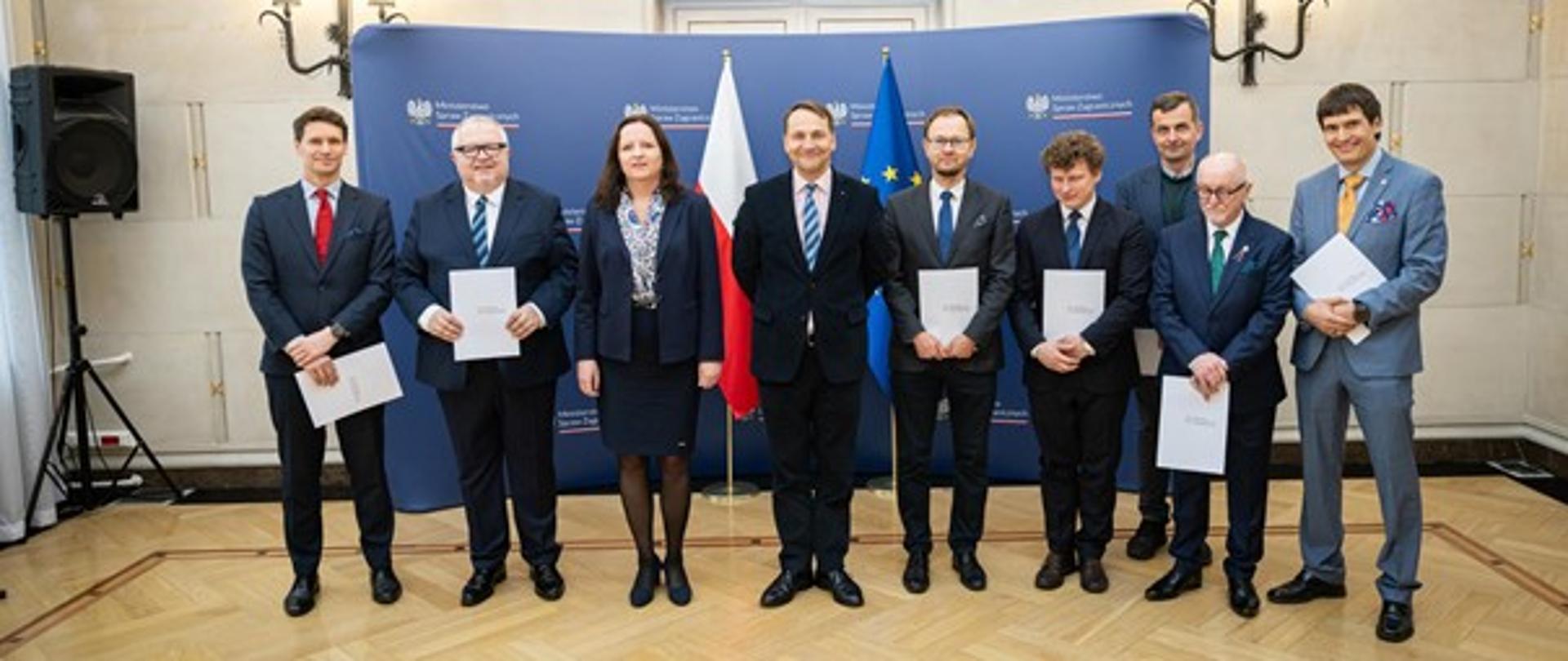 Members of the Minister of Foreign Affairs’ Best History Book Prize Committee nominated