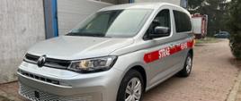 widoczny nowy lekki samochód operacyjny dla KP PSP w Kępnie.