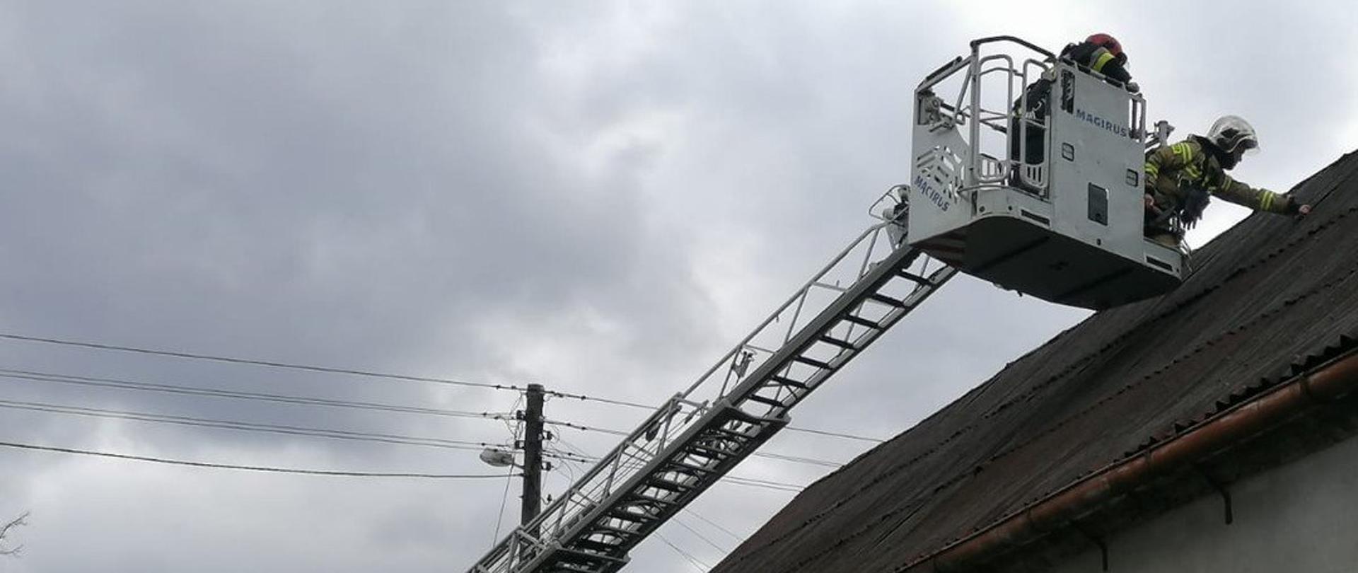 Strażacy podczas interwencji 