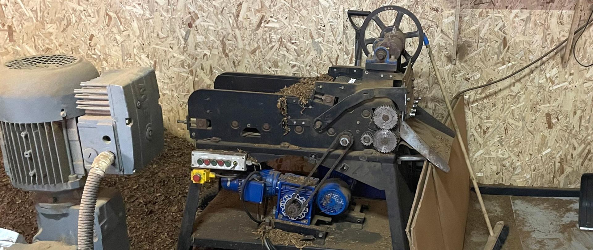 Agregat i urządzenie do produkcji papierosów.