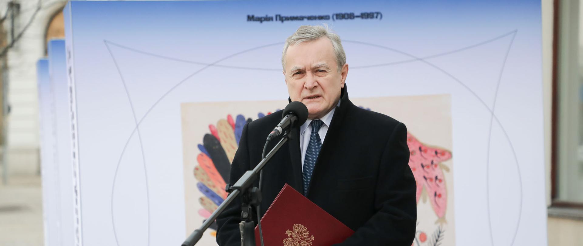 „Ukraiński świat Marii Prymaczenko” – wystawa plenerowa przed galerią Kordegarda, fot. Danuta Matloch